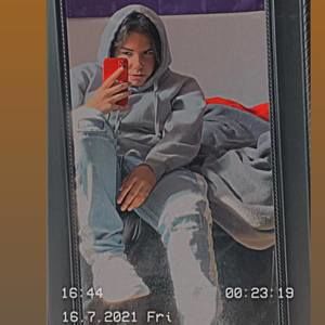 Meet your Posher, Monique